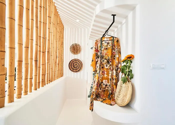 Teal Rock Mykonos بيت للعطل *