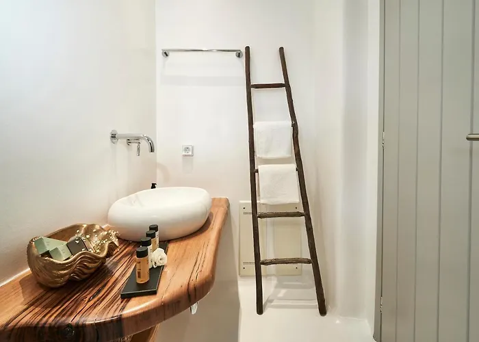 Teal Rock Mykonos أنو ميرا