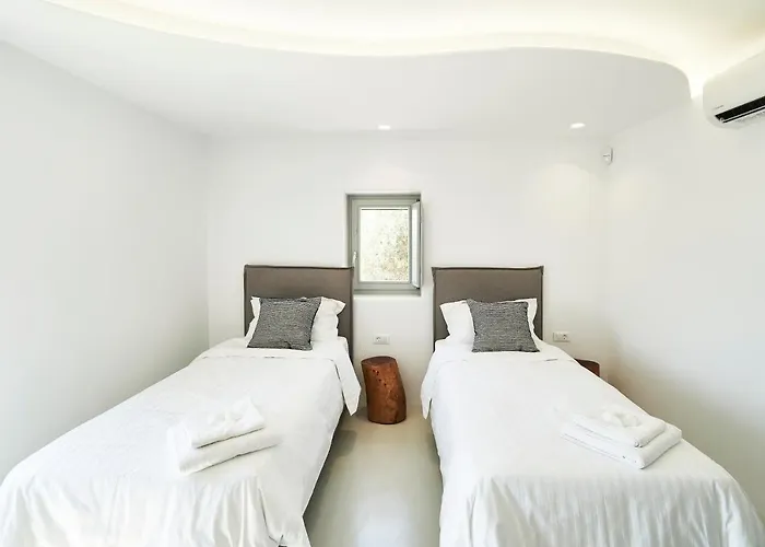 Teal Rock Mykonos * أنو ميرا