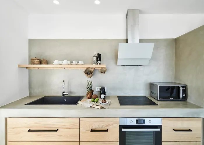 Teal Rock Mykonos * أنو ميرا